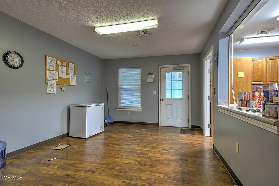 Photo #18: 1800 Mountain View Avenue