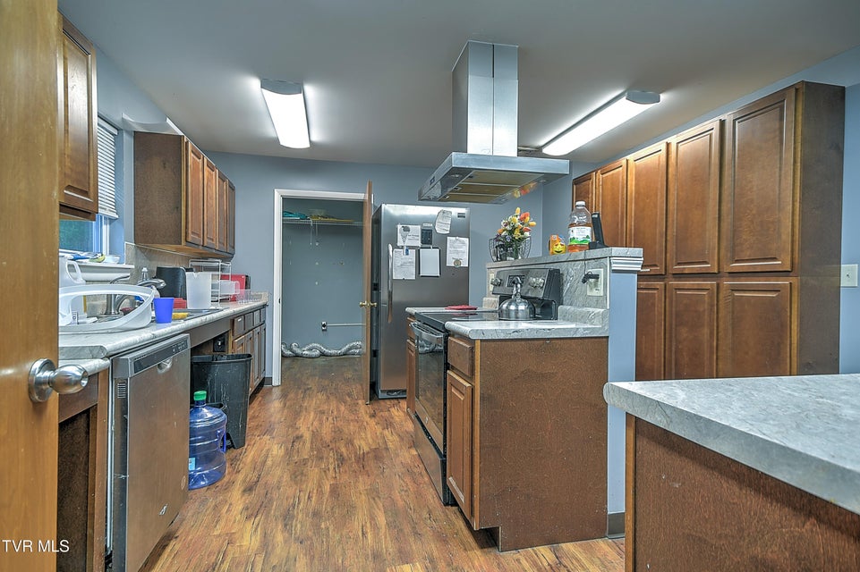 Photo #22: 1800 Mountain View Avenue