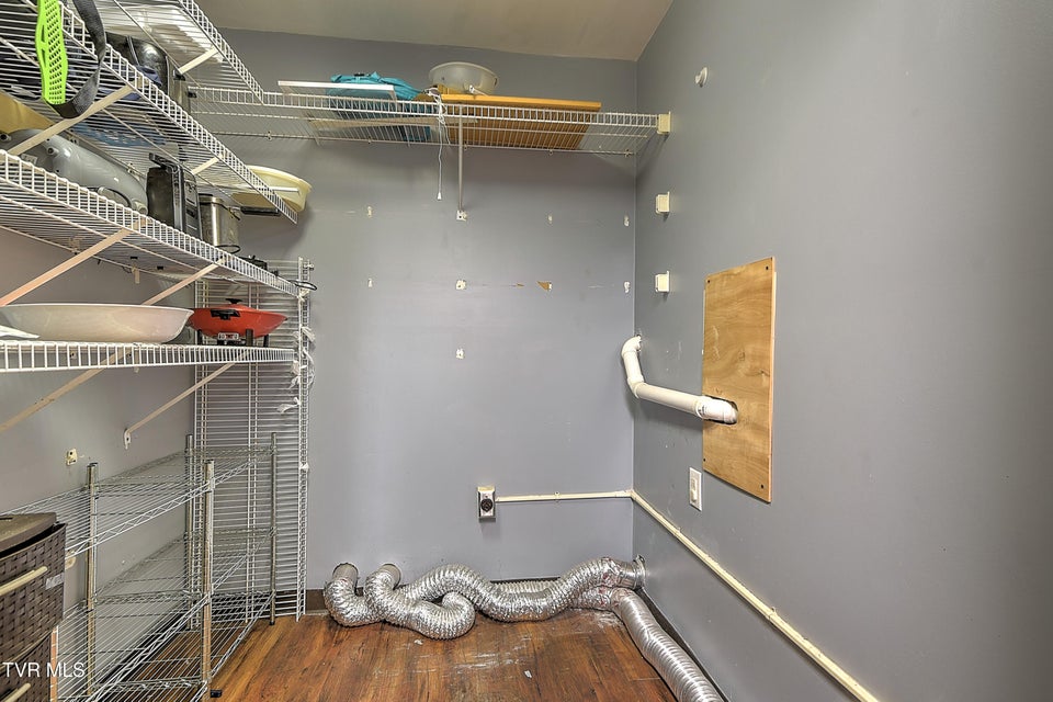 Photo #26: 1800 Mountain View Avenue