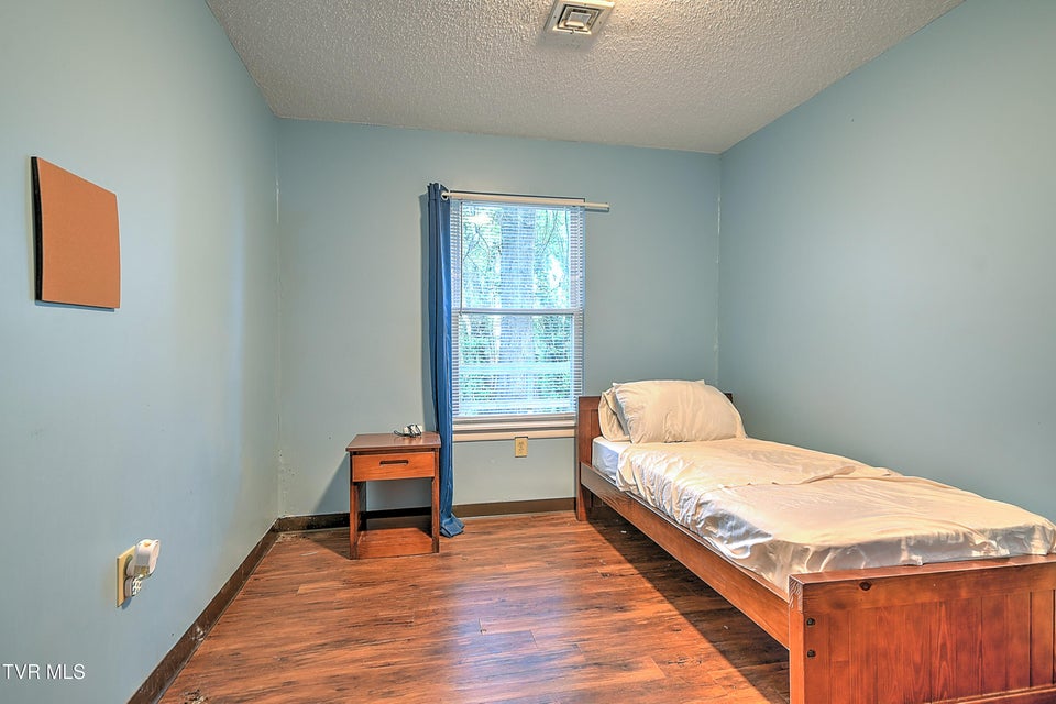 Photo #30: 1800 Mountain View Avenue