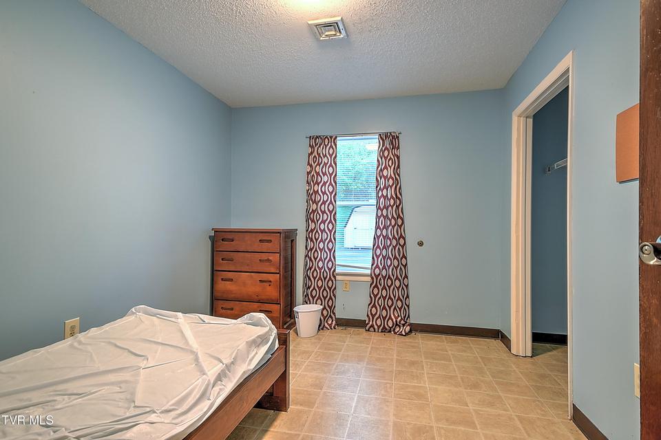 Photo #34: 1800 Mountain View Avenue