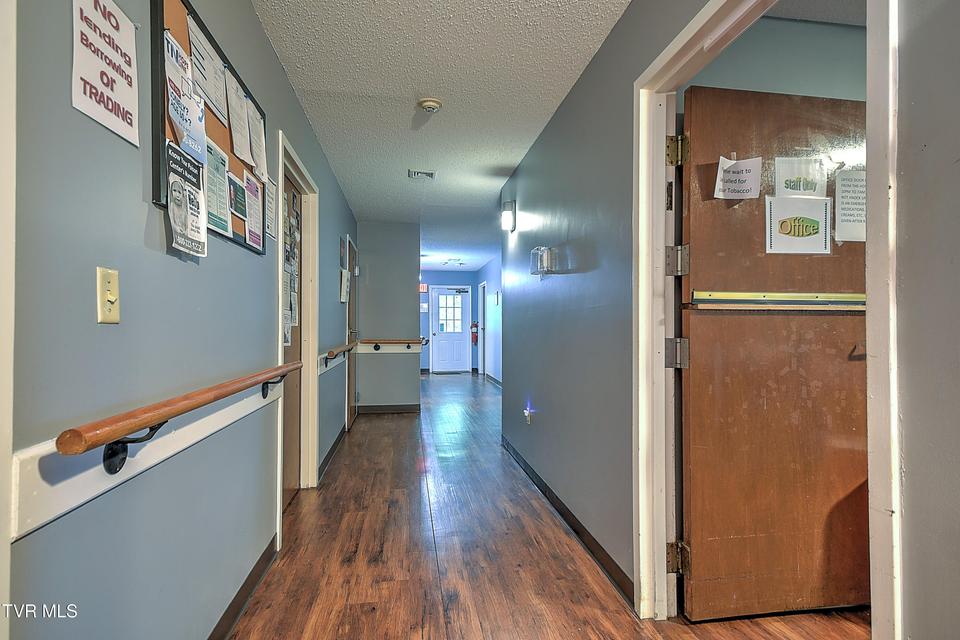 Photo #38: 1800 Mountain View Avenue