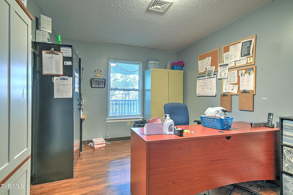 Photo #39: 1800 Mountain View Avenue