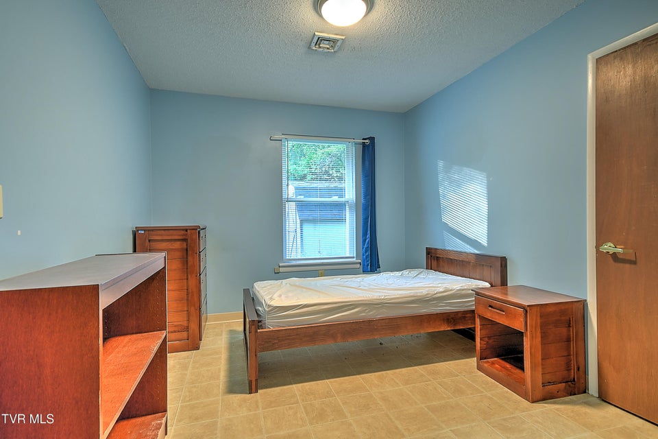 Photo #46: 1800 Mountain View Avenue