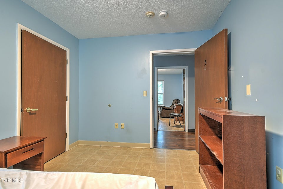 Photo #47: 1800 Mountain View Avenue