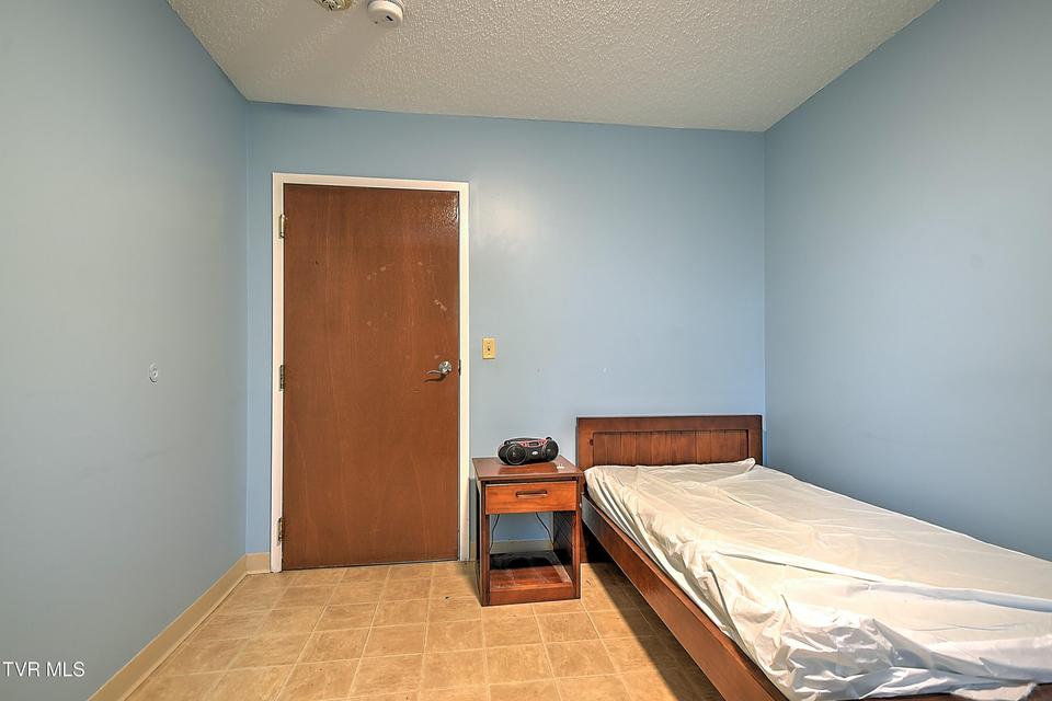 Photo #51: 1800 Mountain View Avenue