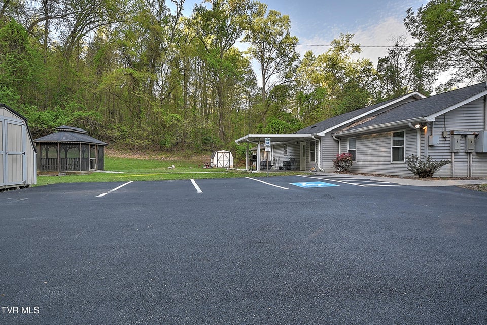 Photo #7: 1800 Mountain View Avenue