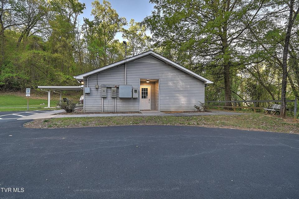 Photo #11: 1800 Mountain View Avenue