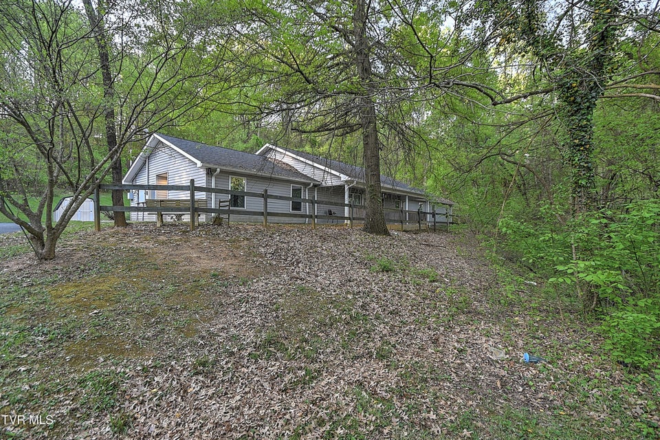 Photo #10: 1800 Mountain View Avenue