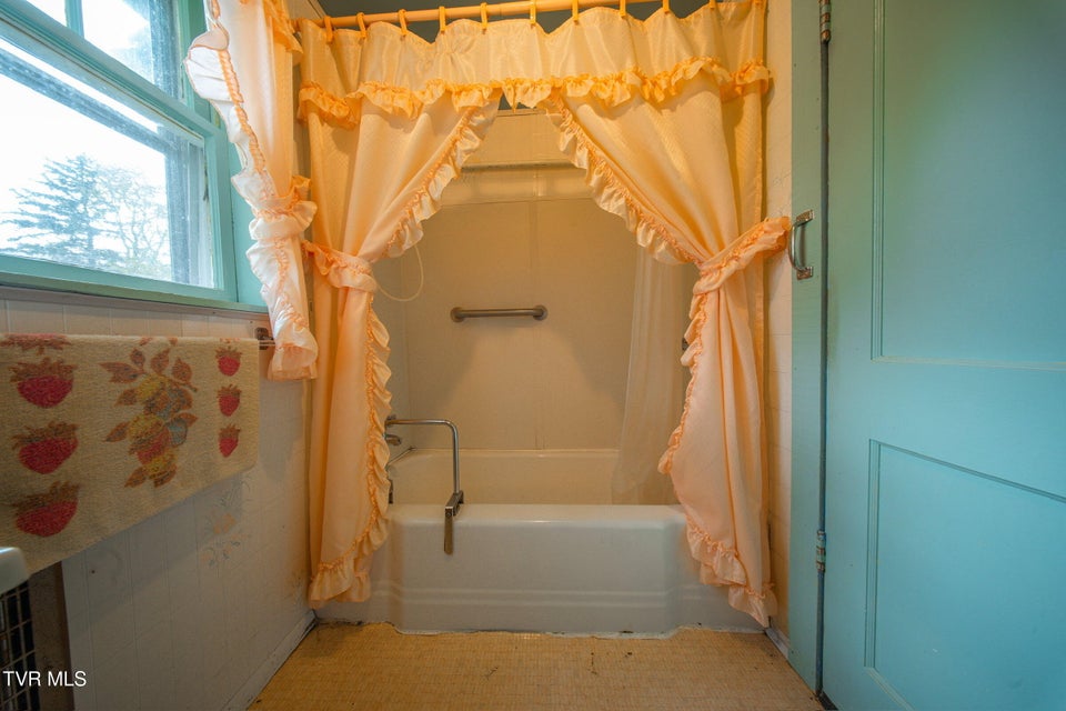 Photo #19: 427 Cove Creek Road