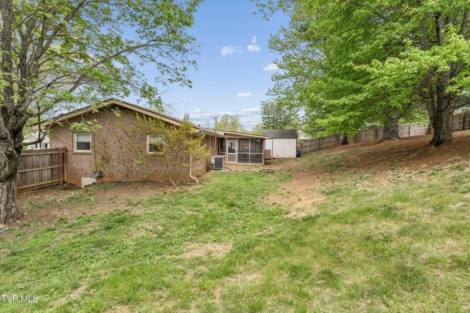 Photo #34: 1100 Skyline Drive