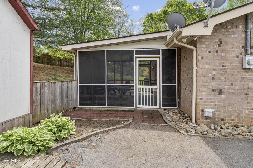 Photo #37: 1100 Skyline Drive