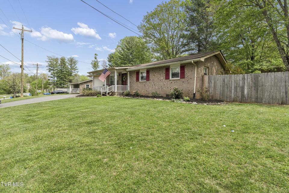 Photo #40: 1100 Skyline Drive