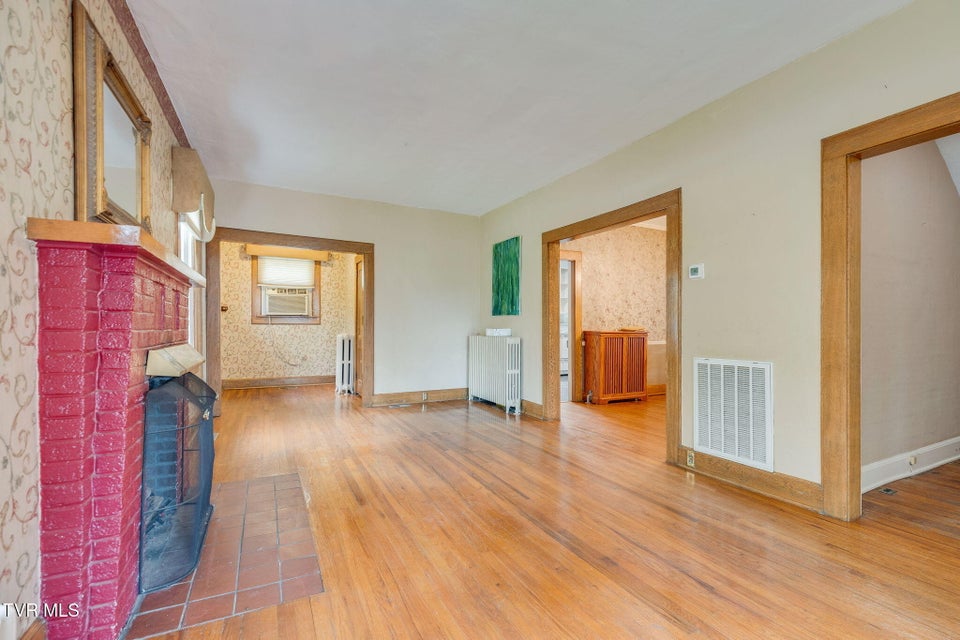 Photo #7: 116 Boyd Street