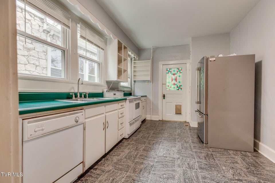 Photo #14: 116 Boyd Street