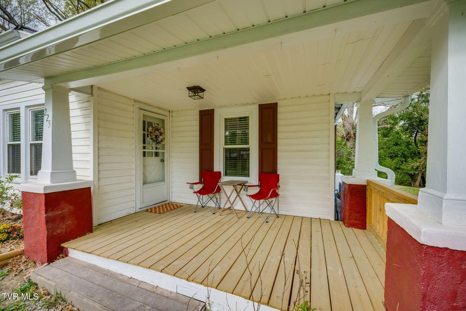 Photo #4: 225 Washington College Station