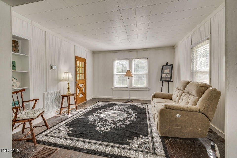 Photo #7: 225 Washington College Station