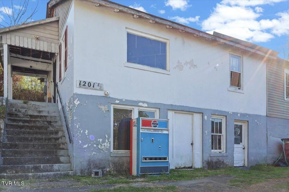 Photo #32: 1201 N & 1201 1/2 Street