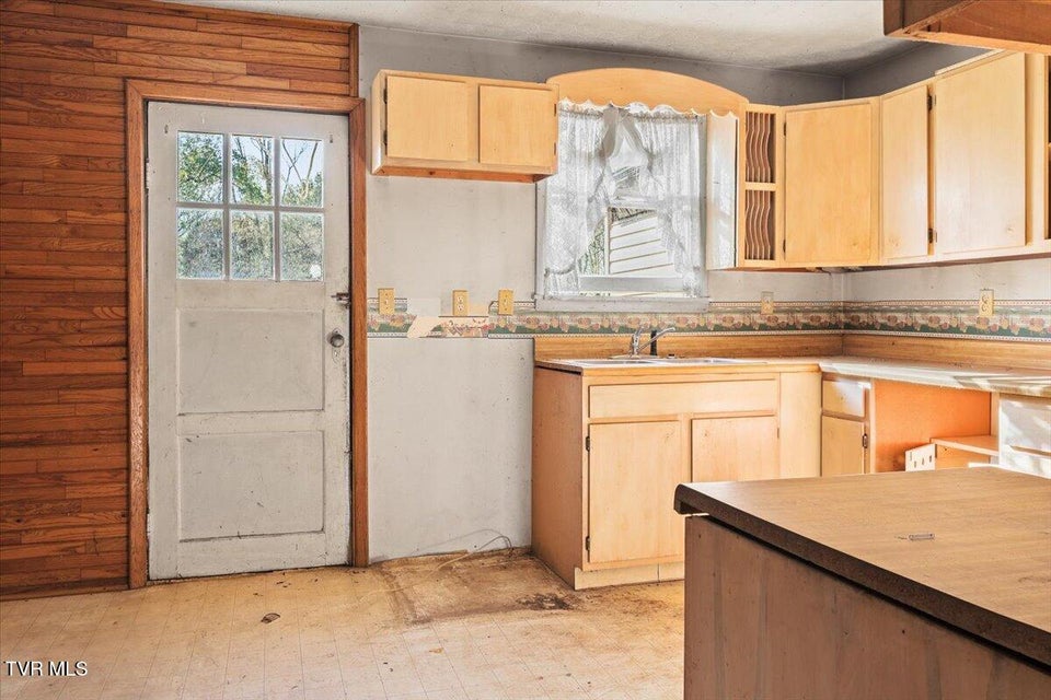 Photo #47: 1201 N & 1201 1/2 Street