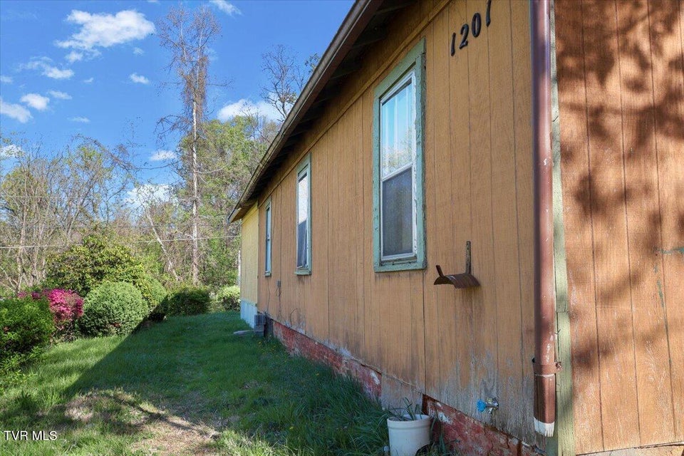 Photo #6: 1201 N & 1201 1/2 Street