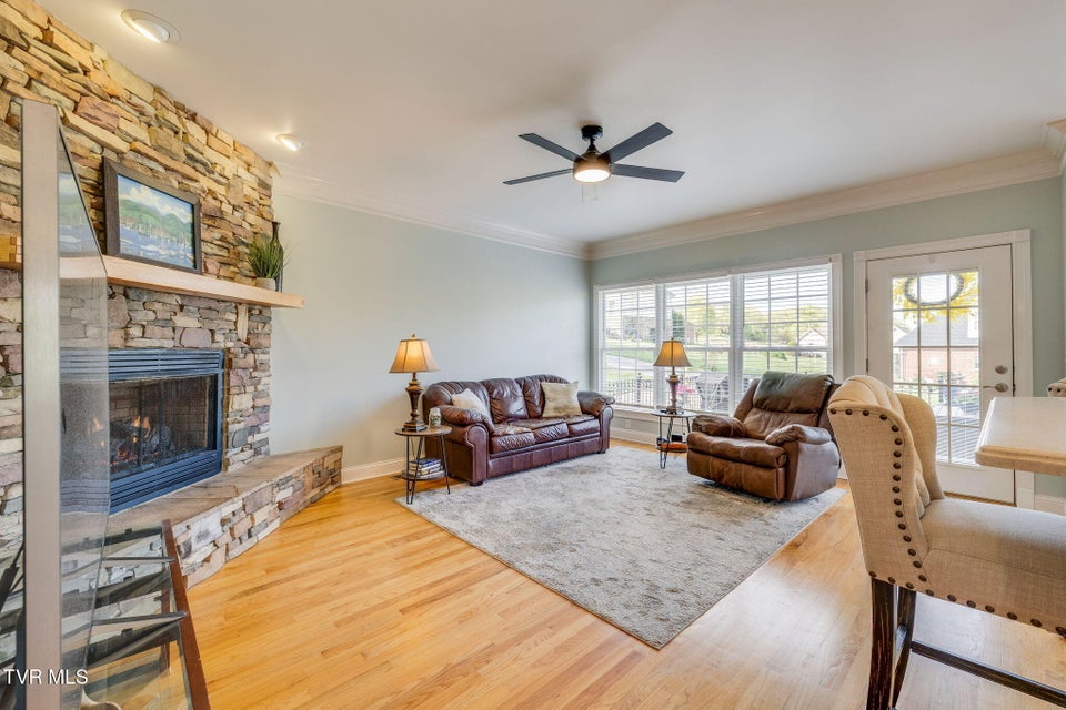 Photo #17: 1 Honeysuckle Court