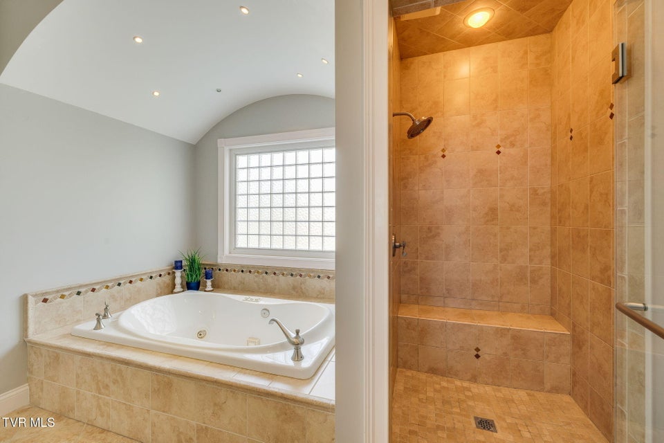 Photo #38: 1 Honeysuckle Court