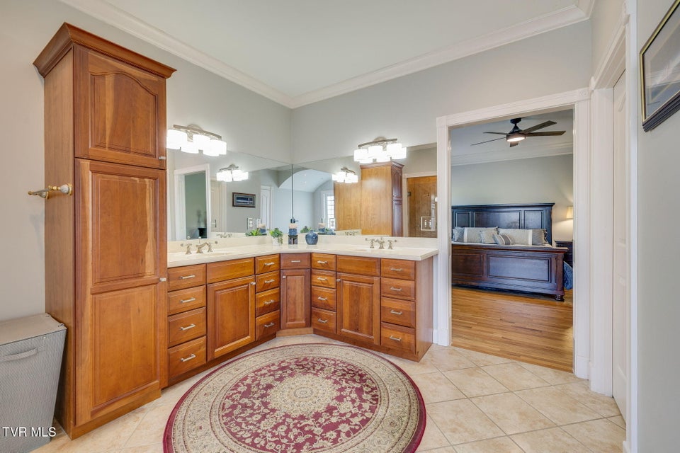 Photo #39: 1 Honeysuckle Court