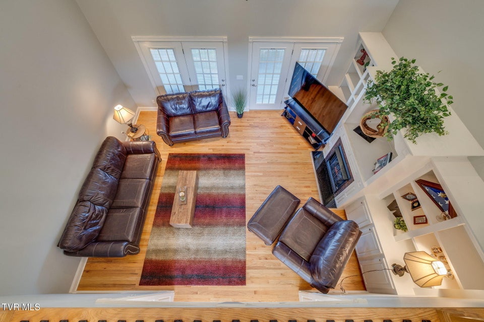 Photo #32: 1 Honeysuckle Court