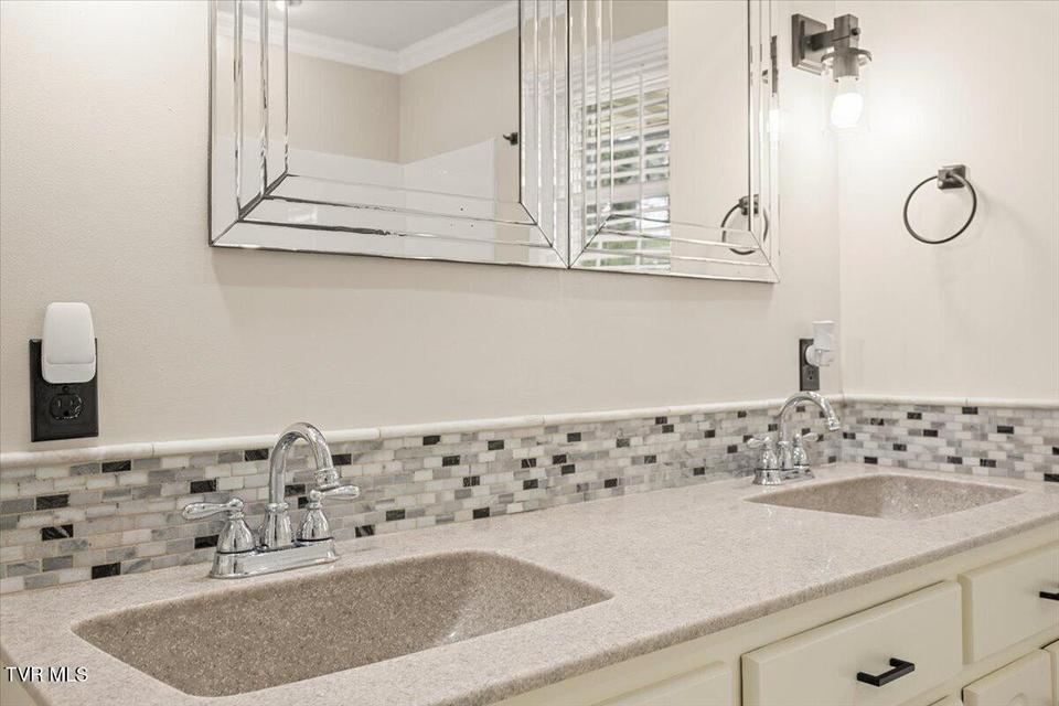 Photo #19: 116 Byrd Street