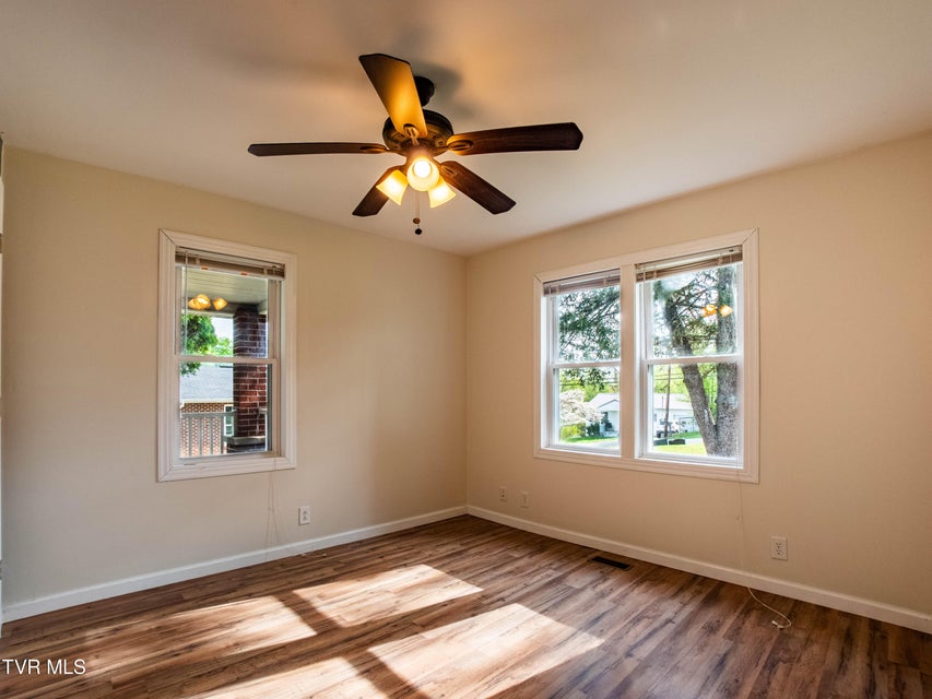 Photo #22: 218 Messick Avenue