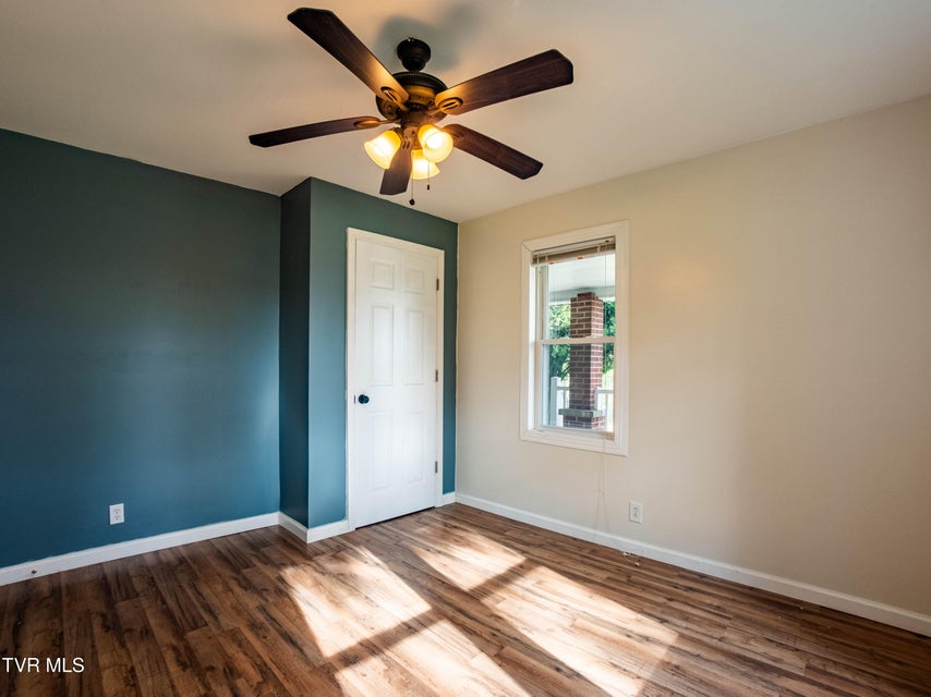 Photo #25: 218 Messick Avenue