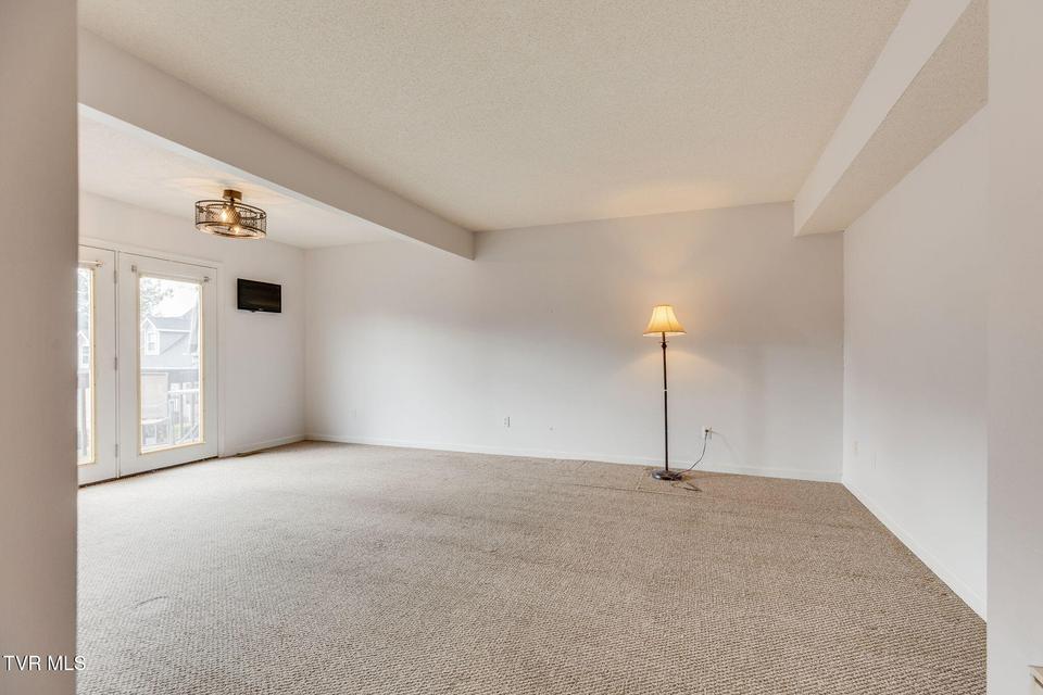 Photo #3: 206 Cambridgeshire Court