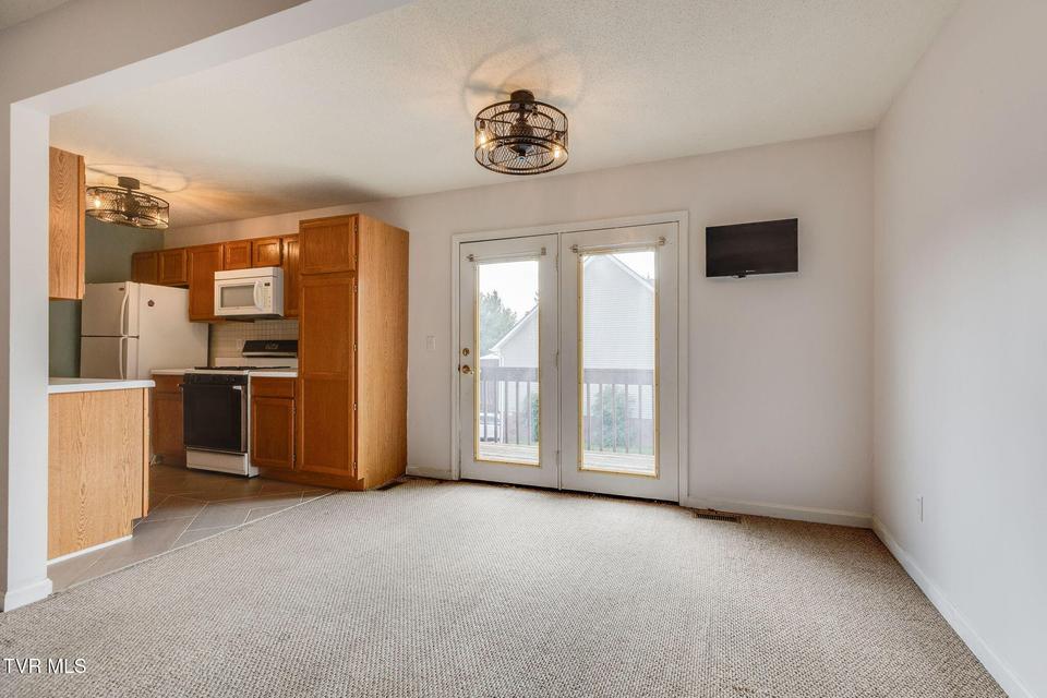 Photo #6: 206 Cambridgeshire Court