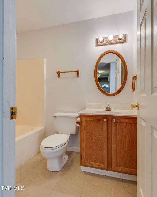 Photo #12: 206 Cambridgeshire Court