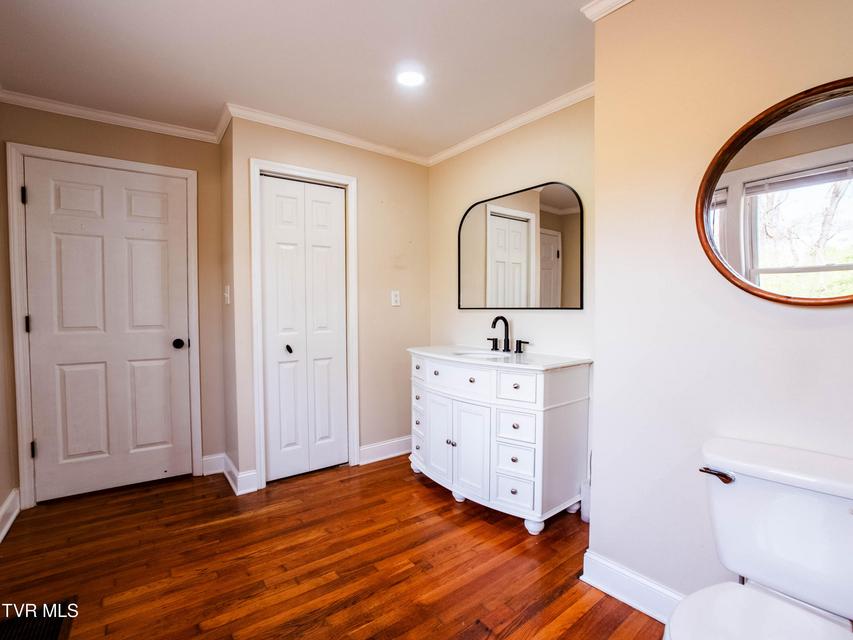 Photo #28: 218 Messick Avenue