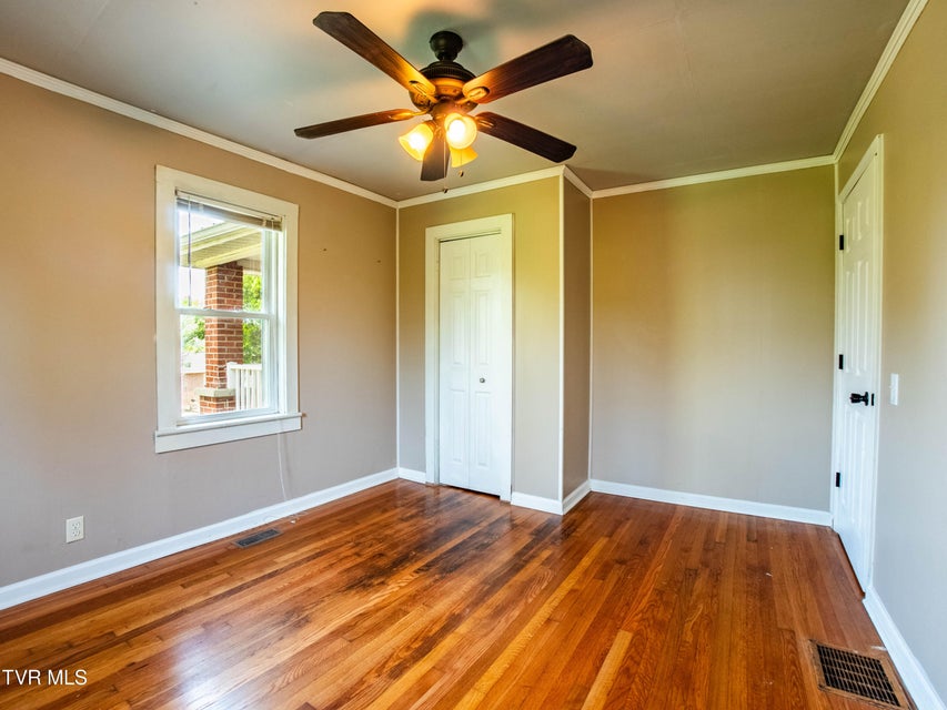 Photo #30: 218 Messick Avenue