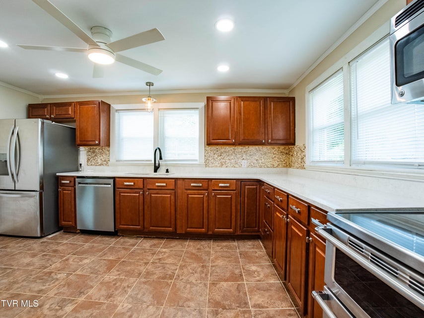 Photo #12: 218 Messick Avenue