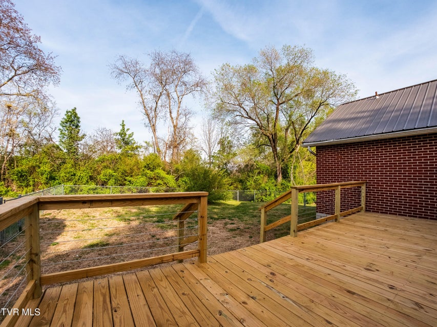 Photo #35: 218 Messick Avenue