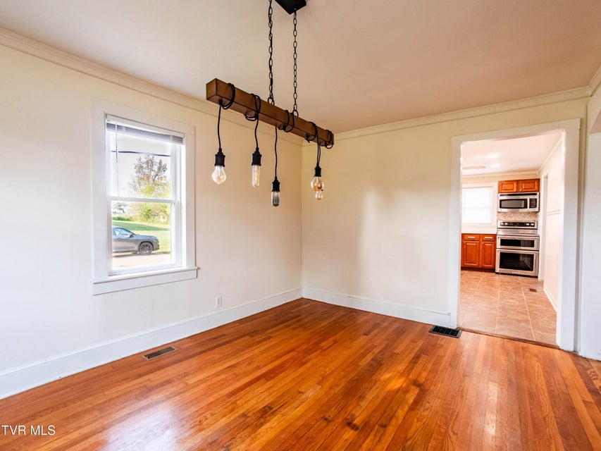 Photo #10: 218 Messick Avenue