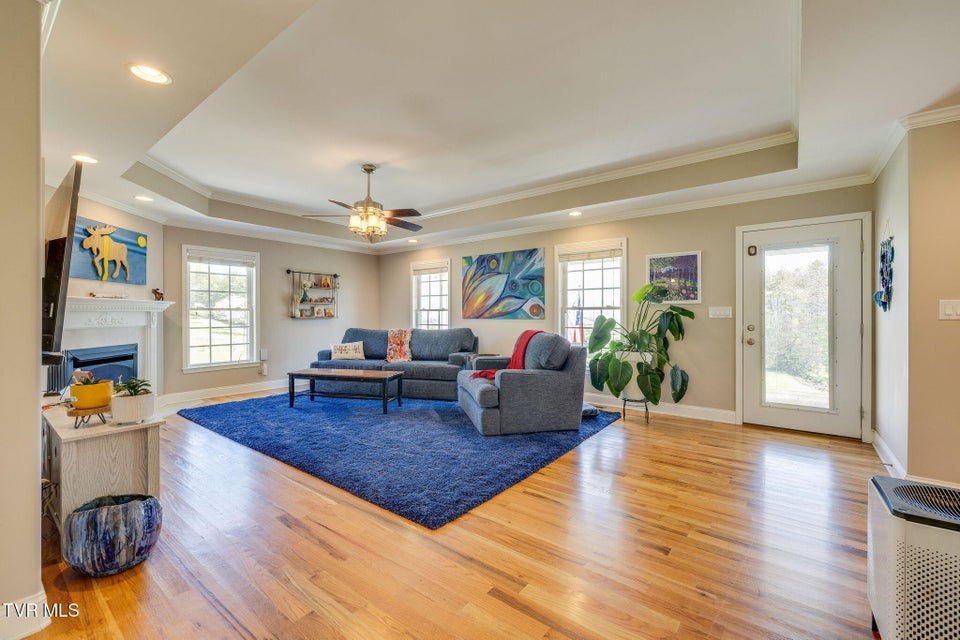 Photo #10: 1062 Caprice Street