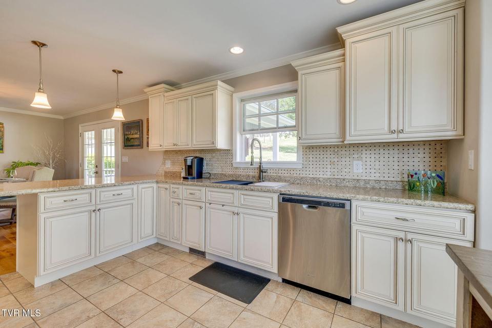 Photo #17: 1062 Caprice Street