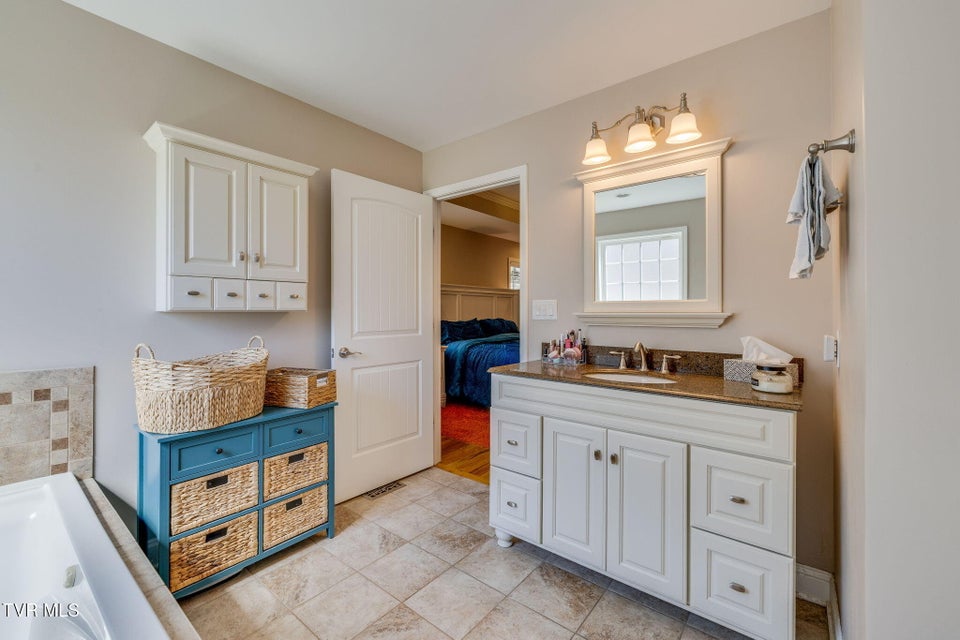 Photo #23: 1062 Caprice Street