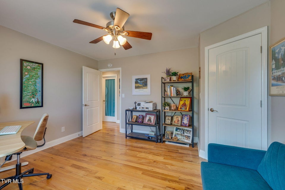 Photo #29: 1062 Caprice Street