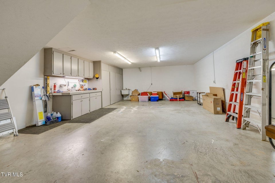 Photo #37: 1062 Caprice Street