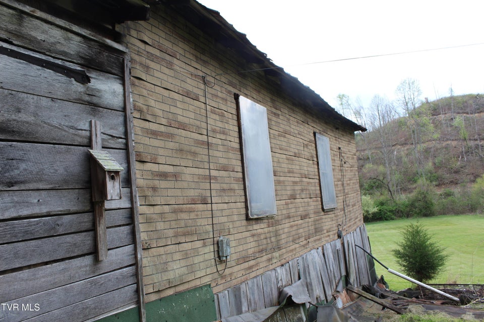 Photo #6: 4598 4550 Reeds Creek Road