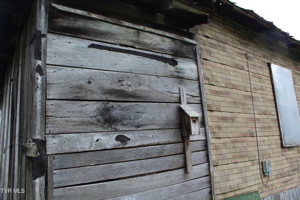 Photo #7: 4598 4550 Reeds Creek Road