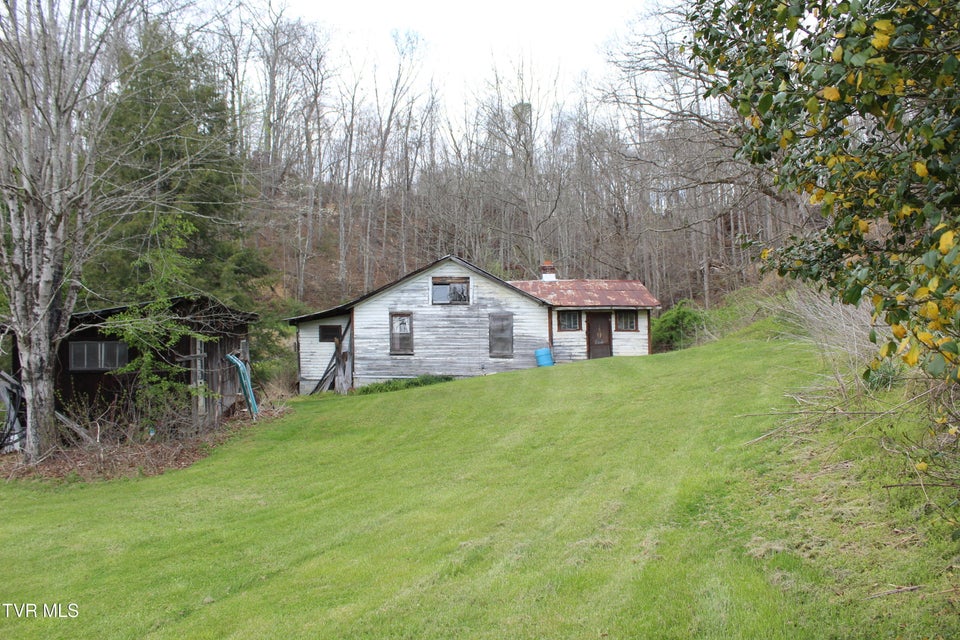 Photo #8: 4598 4550 Reeds Creek Road