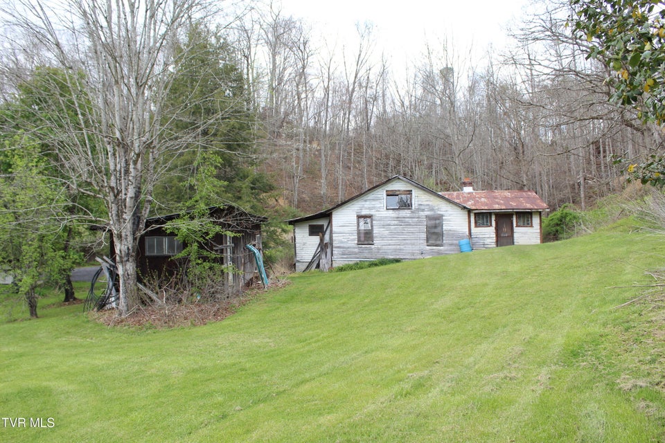 Photo #9: 4598 4550 Reeds Creek Road