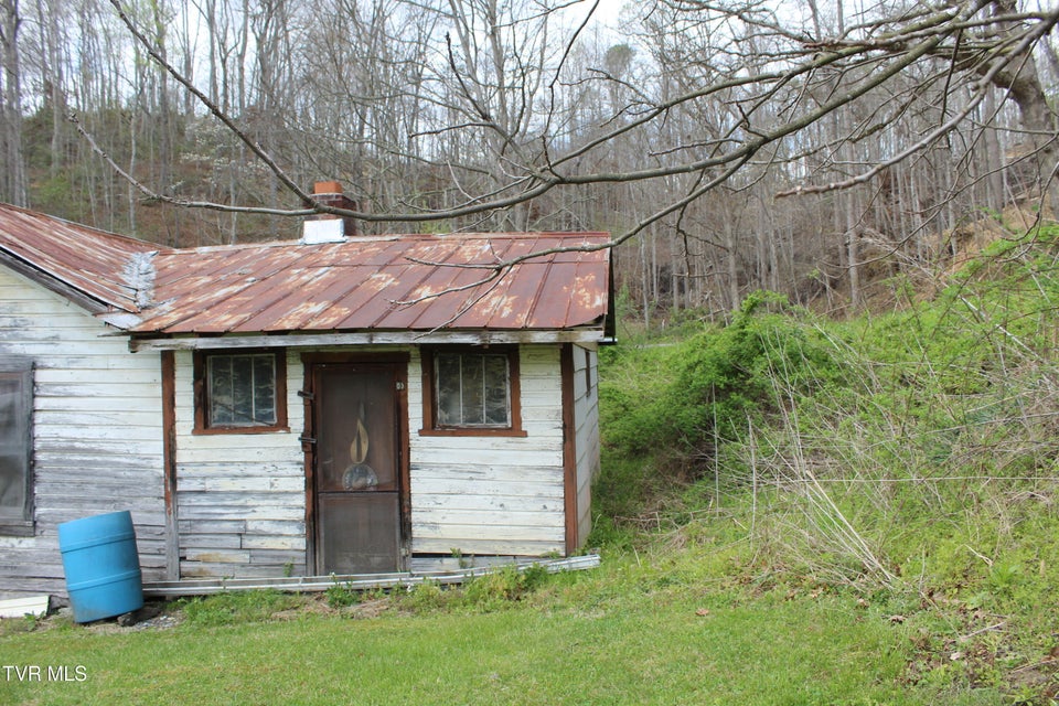 Photo #13: 4598 4550 Reeds Creek Road