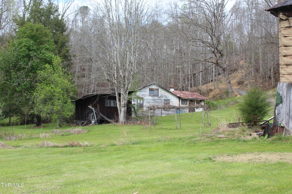 Photo #14: 4598 4550 Reeds Creek Road